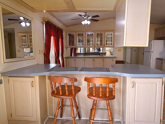 5th image of 261 Ruth Cir