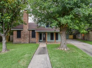 106 Kings Ct, Stafford, TX 77477