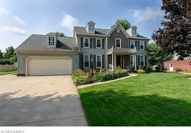 2nd image of 2872 Saint Albans Cir NW