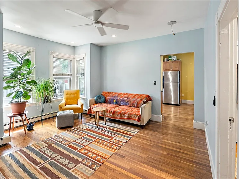 8 Leland St #1 — Photo 4