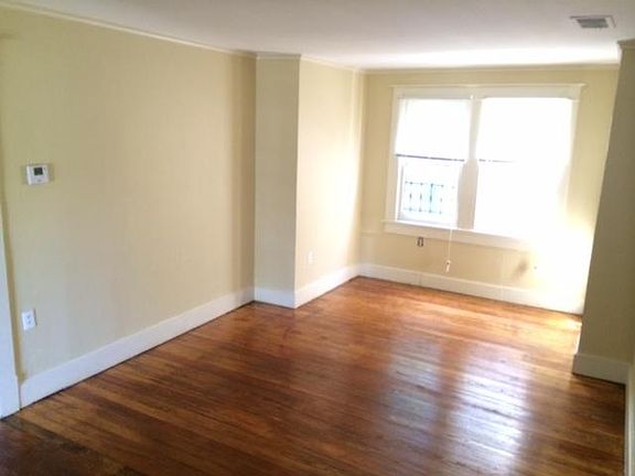 3rd image of 1725 Faxon Ave
