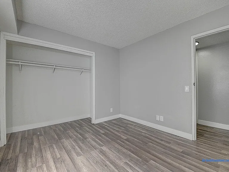 5524-5526 Atlantic Avenue — Photo 19
