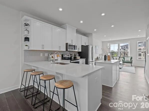 3737 S Tryon St, Charlotte, NC 28217