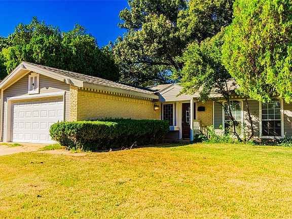 2nd image of 2129 Yorkshire Dr
