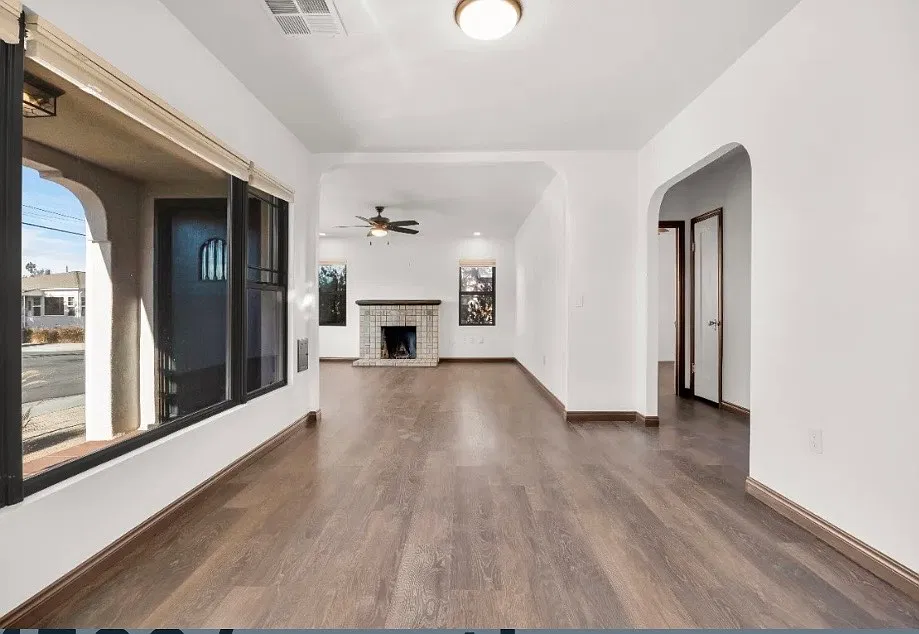 2 bed, 840 sqft, $4,500 — Photo 2