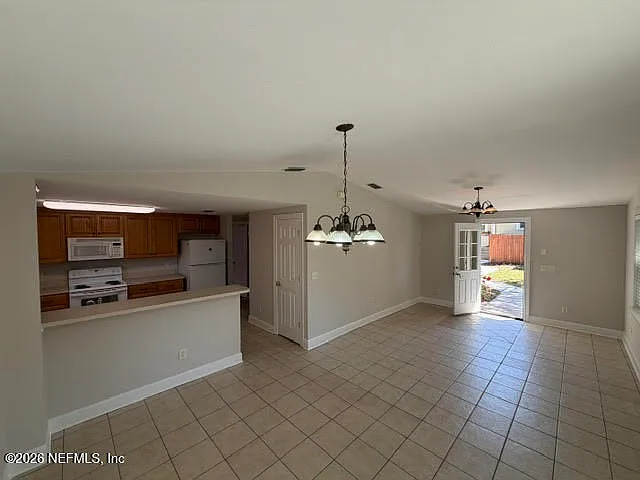 4249 Saint Johns Ave — Photo 4
