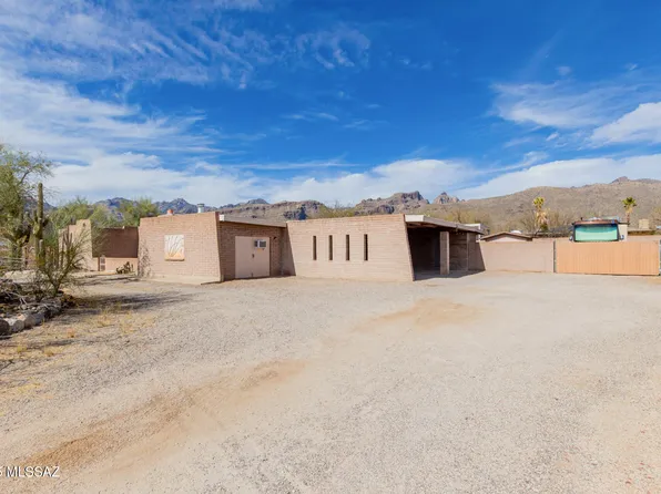 9611 E Walnut Tree Dr, Tucson, AZ 85749