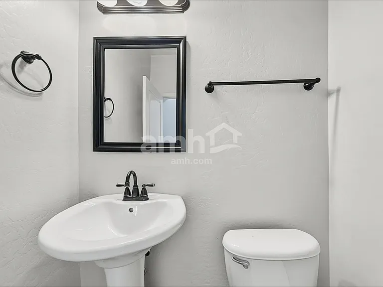 17238 W Maui Ln — Photo 14