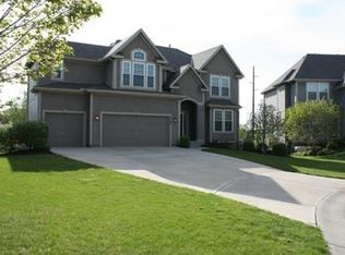 5506 Hilltop Dr, Shawnee, KS 66226