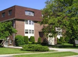 800 Midway Rd UNIT 402, Northbrook, IL 60062