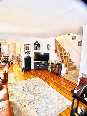 5th image of 8949 220th St