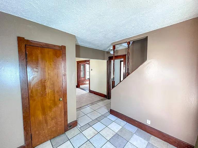 14812 Westropp Ave — Photo 9