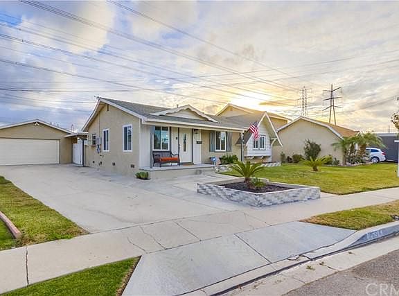 2nd image of 7594 El Ferrol Way