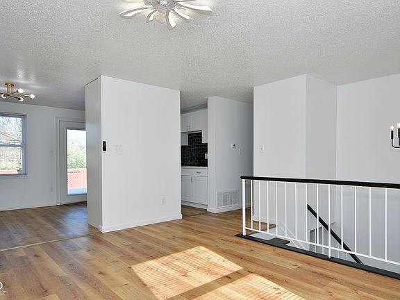 3rd image of 9028 Caminito Ct