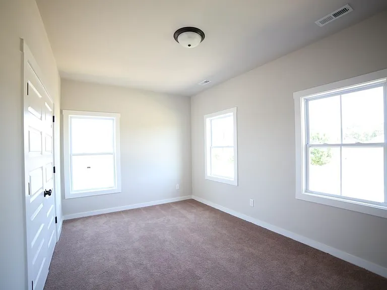 6410 Midtowne Ln NW — Photo 8