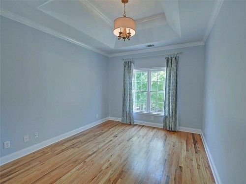 4th image of 2706 Inglewood Dr