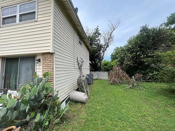 3rd image of 5001 Caroldean Ct