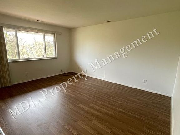 3rd image of 2809 S Jefferson Ave #5