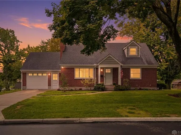 136 E Ridgeway Dr, Dayton, OH 45459