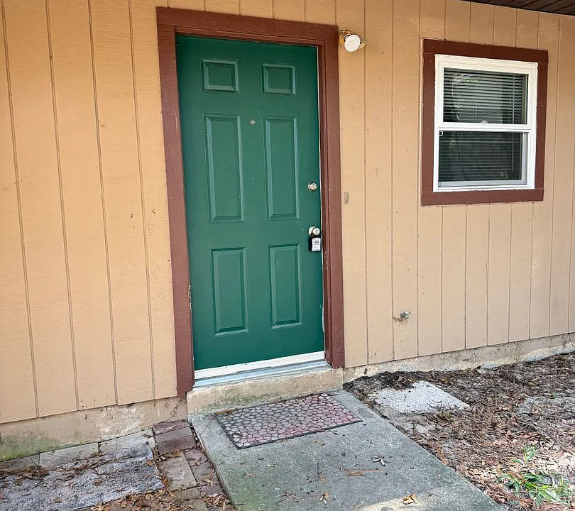1721 SW 68th Ter