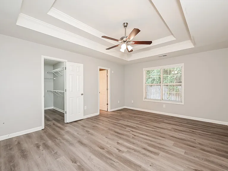 85 Paris Dr — Photo 8