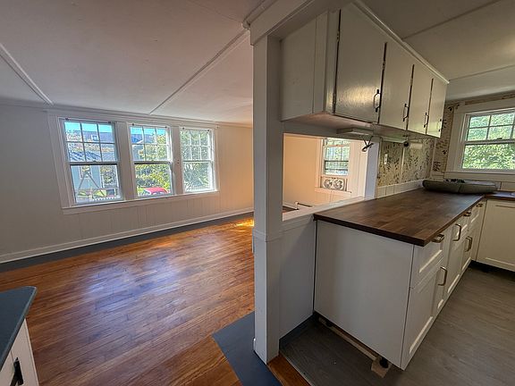 5th image of 89 W Main St APT 1