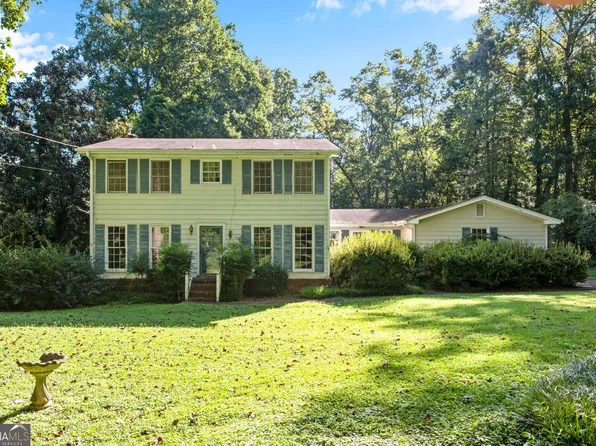 1255 Lake Charles Dr, Roswell, GA 30075