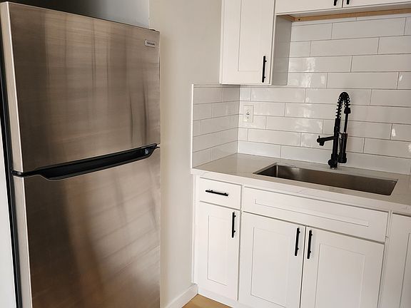 5th image of 3818 Boundary St