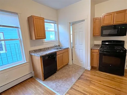 37 Oak St Photo 1
