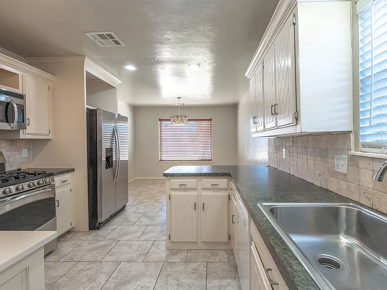 1321 Kelly Park Rd — Photo 5