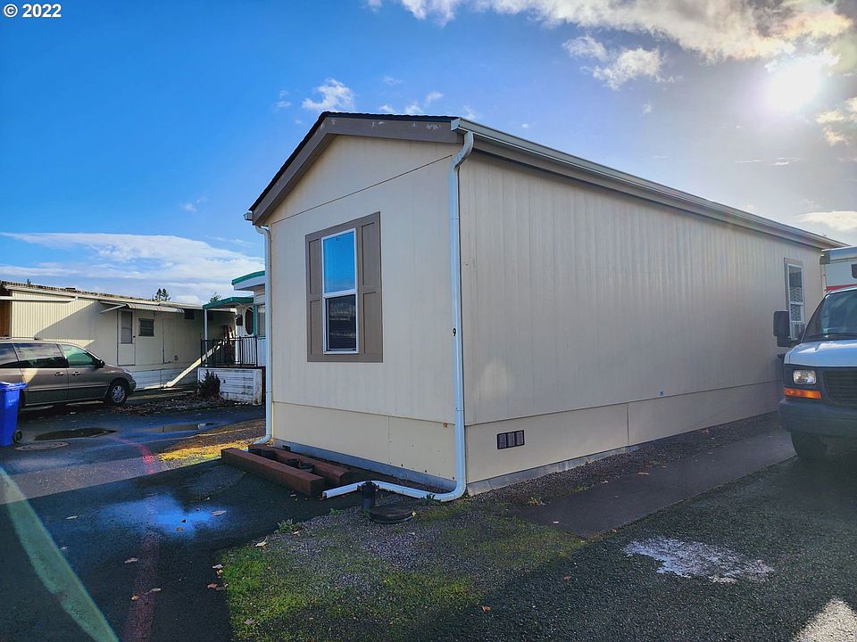 2nd image of 19605 SE River Rd #9