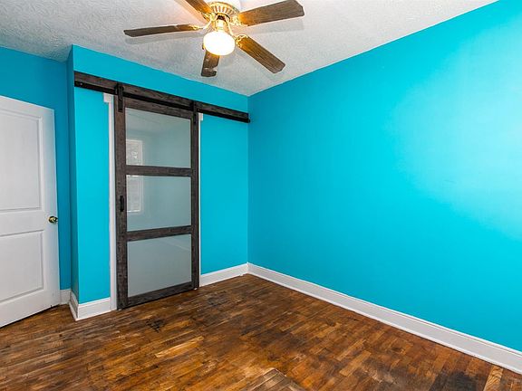 4th image of 713 Jackson St