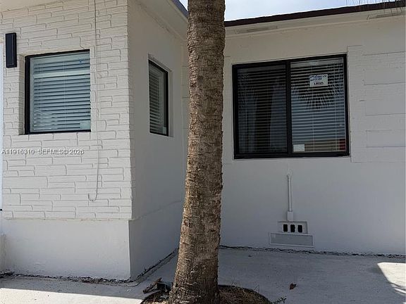 4th image of 107 W Pembroke Rd