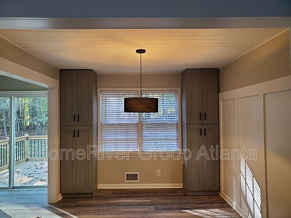 5th image of 250 Cedar Mill Ln