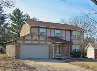 12224 Country Wood Ct, Maryland Heights, MO