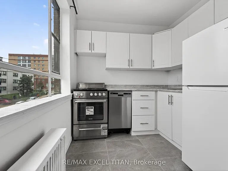 2515 Eglinton Ave W #302 — Photo 10