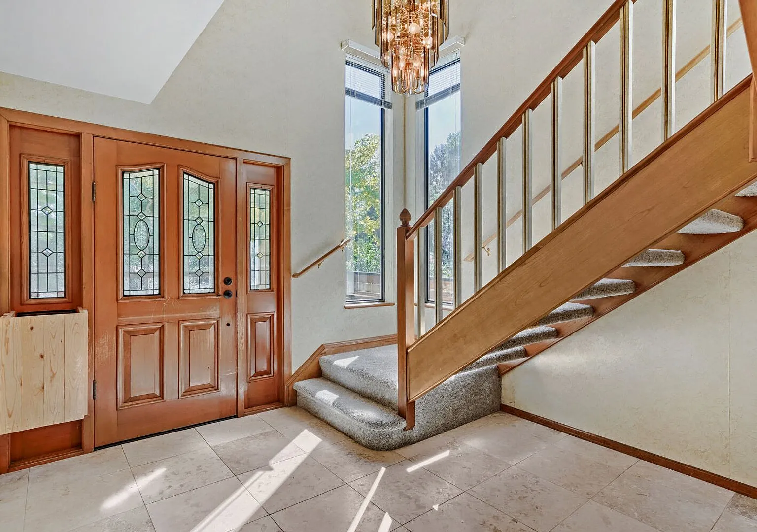 Beautifully Refreshed Montclair Home with Character, Style & Exceptional Living Spaces!! — Photo 3
