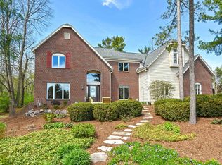 3185 Brehon Ct, Brookfield, WI 53005