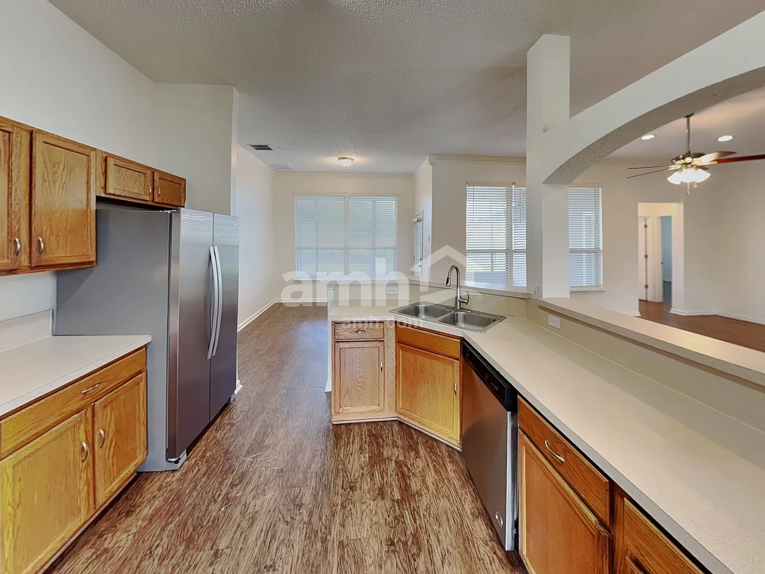 5 bed, 4.0 bath, 2893 sqft, $2,645 — Photo 3