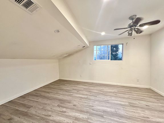 4th image of 10857 Art St