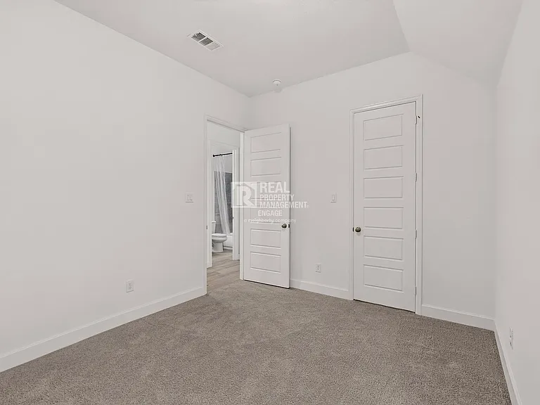 2933 Eccleston St — Photo 35