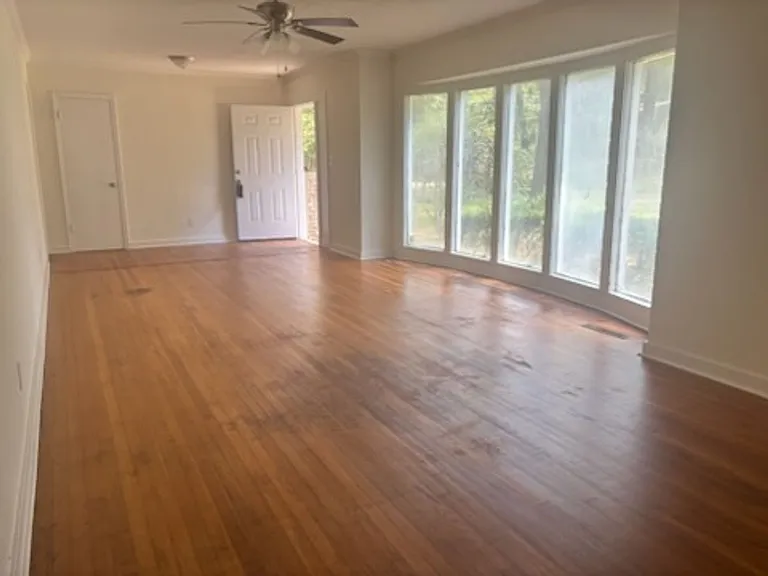 3147 Shirley Dr — Photo 3