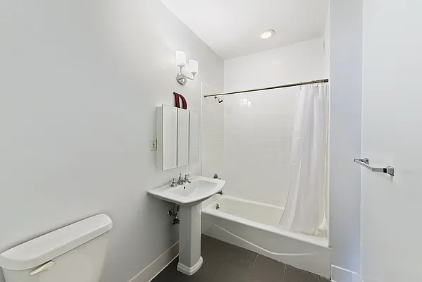 Rented by Nest Seekers International | media 18