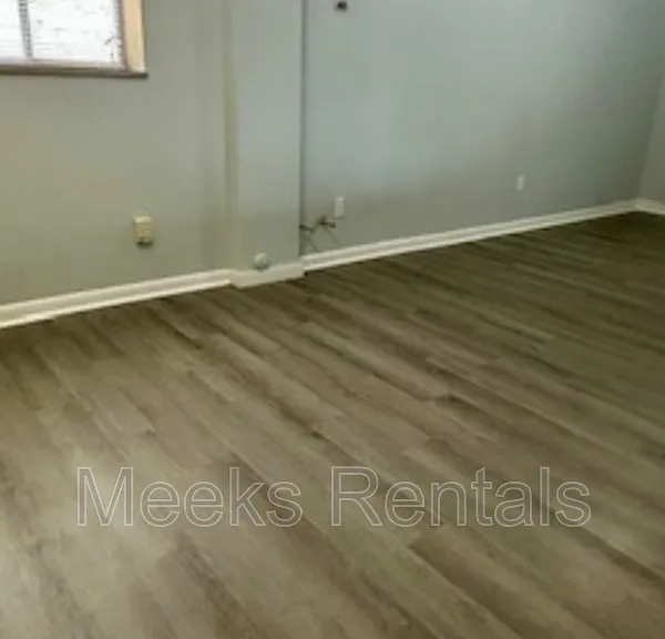 1118 Montrose Dr — Photo 24