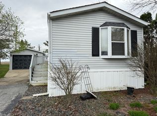 33 Partridge Ln, Beecher, IL 60401