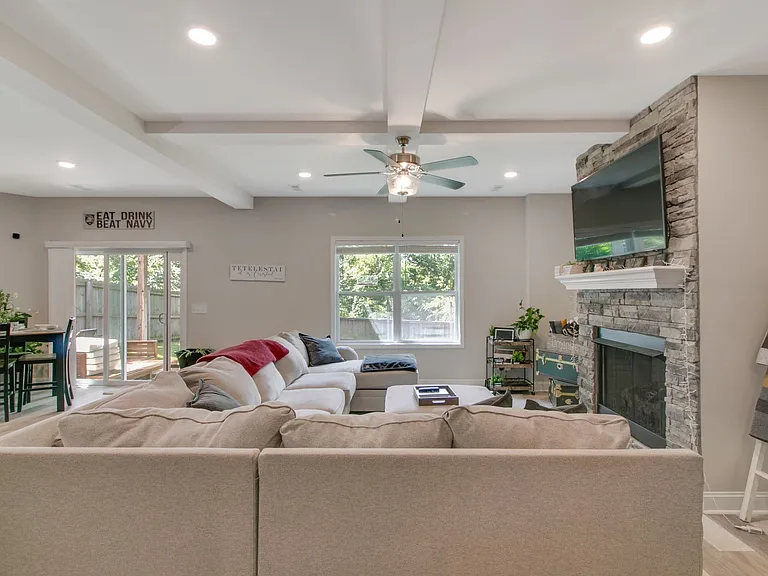 1166 Eagles Nest Ln — Photo 8