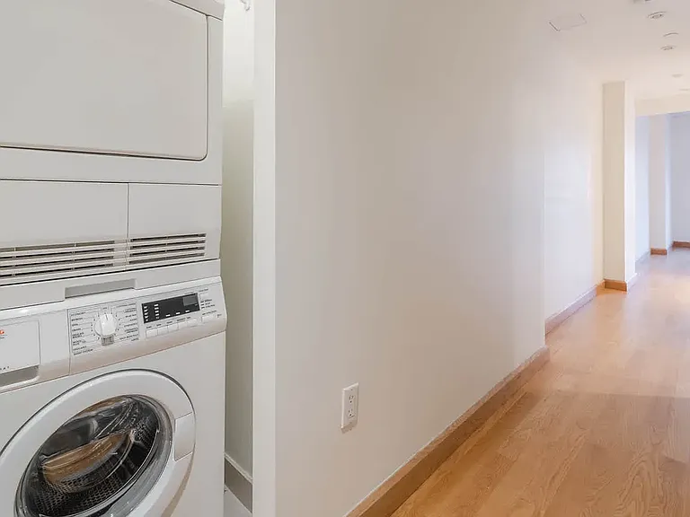 431 W 37th St #5E — Photo 14