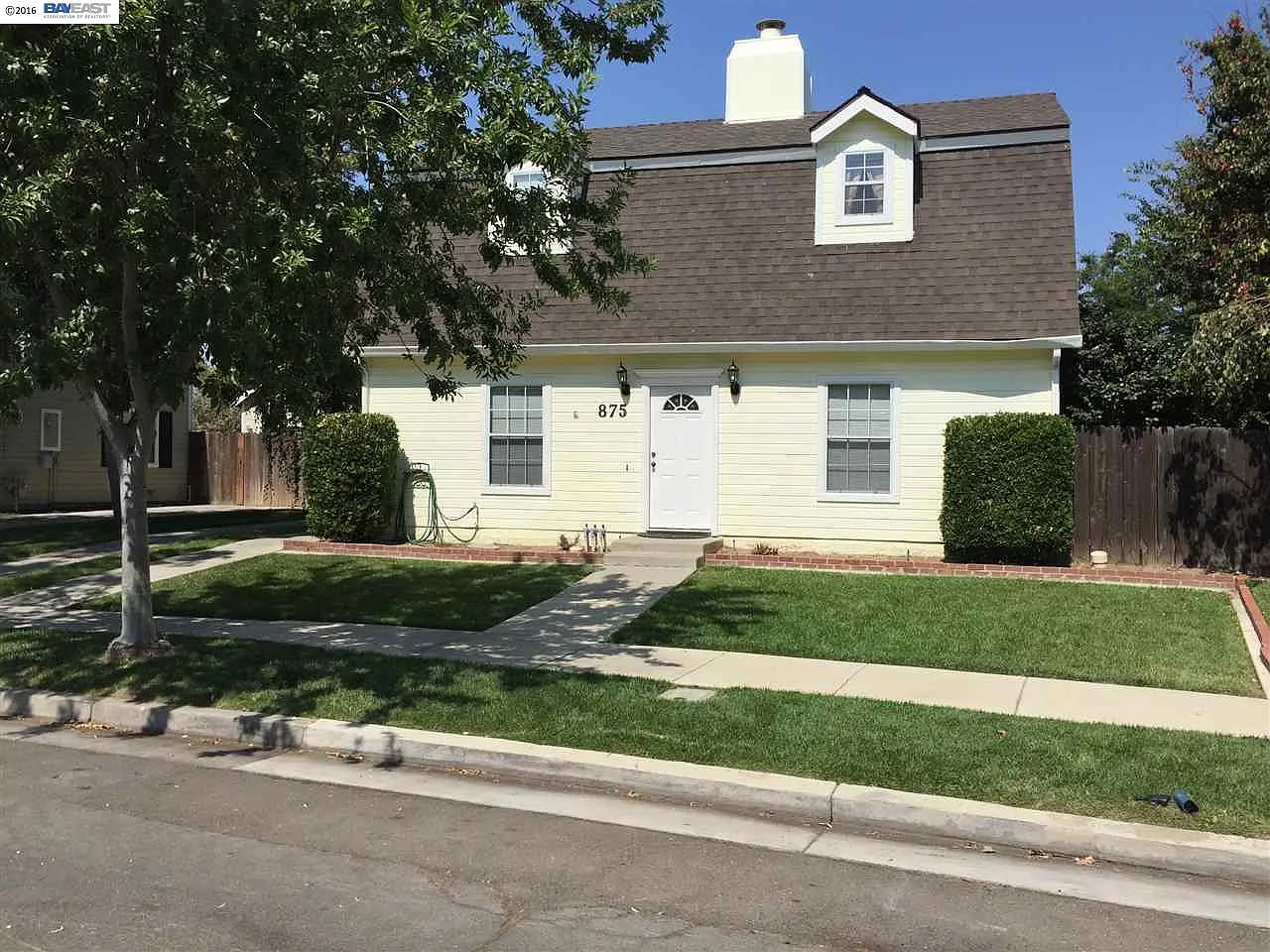 875 Heritage Pl photo 1