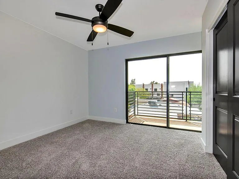 524 W Brown St — Photo 13