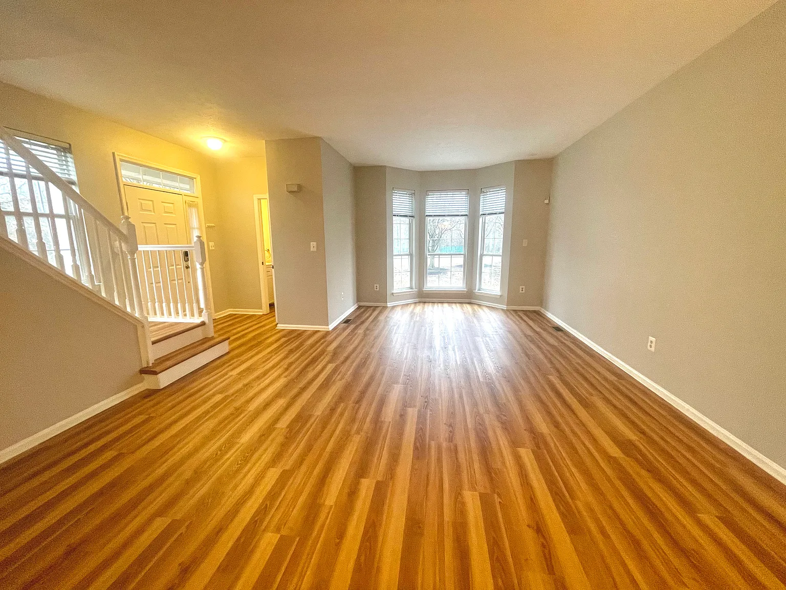 3 bed, 2050 sqft, $2,600 — Photo 3